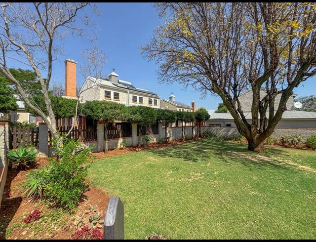 4 BEDROOM TOWNHOUSE FOR SALE IN HENNOPSPARK